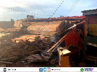 Timber load falls off articulator track in Ntotroso