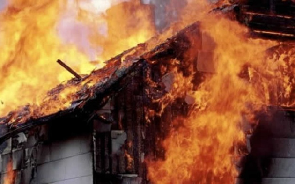 Burning house (file photo)