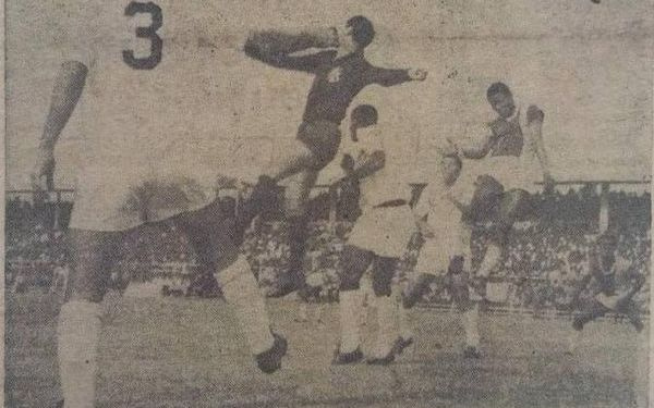 Edson Arantes do Nascimento ‘Pele’ in action against Hearts in 1969