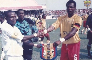 Hearts' Amakwah Mireku and Kotoko's Joseph Hendricks before 2004 CAFCC final