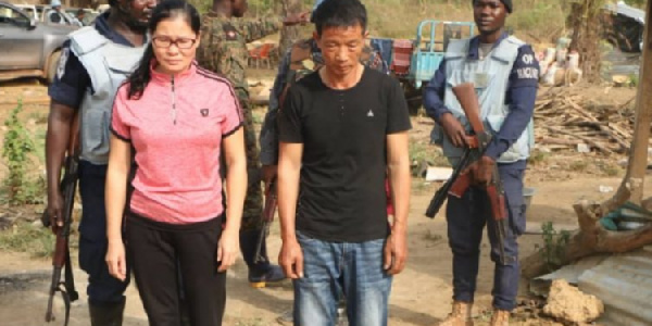 The two Chinese suspects [photo as seen on Citinews.com]