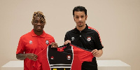 Christian Atsu(L) during his unveiling at Hatayspor