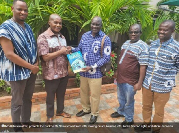 Stephen AyesuNtim with some Old NAVASCANS Union members