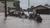 Pipo as dem dey try escape from impact of heavy flooding | File photo