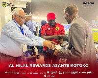 Nana Yaw Amponsah receiving the reward