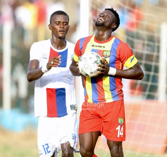 Cosmos Dauda with the ball