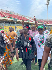 Johnson Asiedu Nketiah, National Chairman NDC (middle)