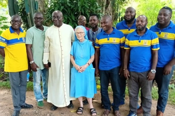 Some Aquinas old boys visited Rev. Sis. Claudette on her 89th birthday