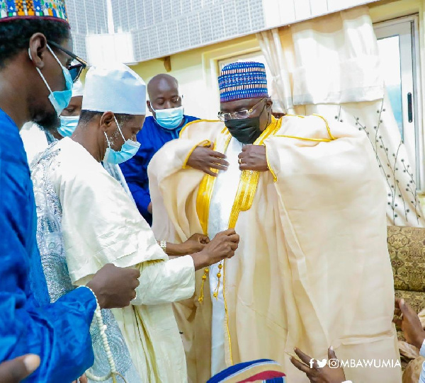 Vice President Bawumia in an interaction with Sheikh Abufayed Ahmad Abdulai Maikano