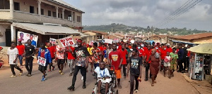 A group of irate Ghanaians protesting