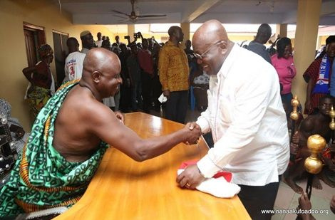 Akufo-Addo with Aturu Nkonkonkyea II, Chief of Japekrom