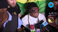 Isaac Dogboe speaking to the media at the airport