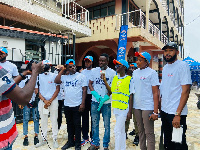 Evans Amewugah flanked by some SRC executives during the exercise