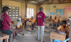 The pupils lamented that the nose masks government gave are larger than their faces