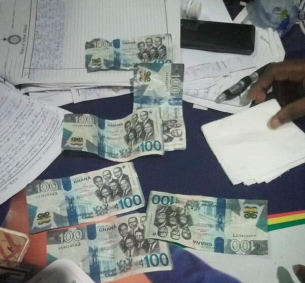 A photo of the fake cedi notes