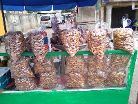 Dates fruits (Dabino) help women to have easy labor according to the author