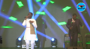 Joe Mettle with Luigi Maclean on stage