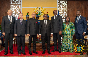 President Akufo Addo (middle) Host Envoys