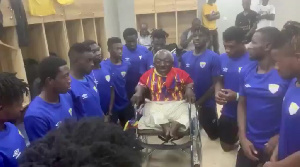 Life-long Hearts of Oak fan Ataa Abbey Odenke with Hearts of Oak Players