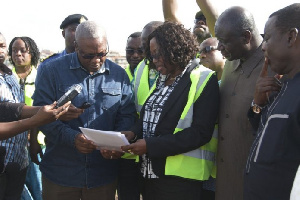 An old photo of John Mahama with the late Dzifa Attivor when she was minister