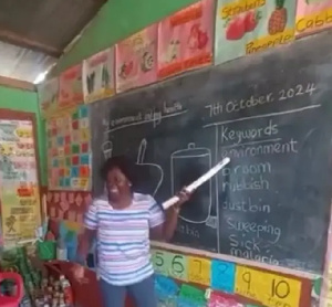 In the clip, she enthusiastically engages kindergarten students through playful lessons