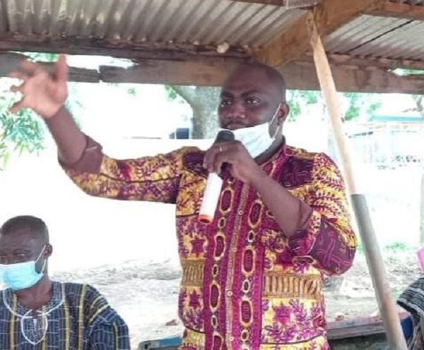 Dr Bertrand Agilinko addressing staff at the durbar