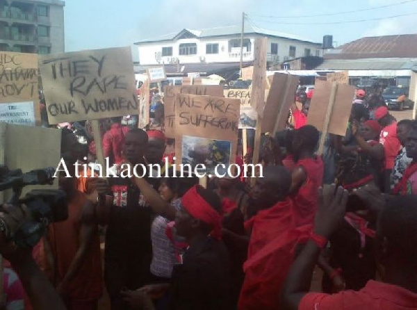 Residents are demonstrating over activities of nomadic Fulani herdsmen in the community