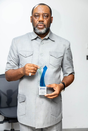 Dr. Mathew Opoku Mensah  Wins Leadership Award