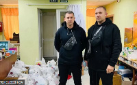 Brothers Dmytro and Yevhen Dubobikov dey bring food and medication to pipo wey no fit leave shelters