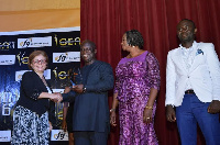 Dr. Sampson Effah Apraku receiving his award