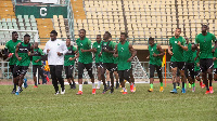 Super Eagles dey warm up for training ground