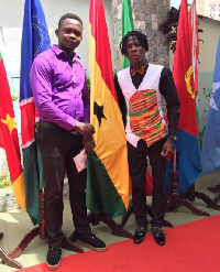 Stonebwoy (right)