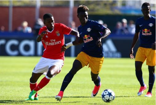 Gideon Mensah in action for Red Bull Salzburg.