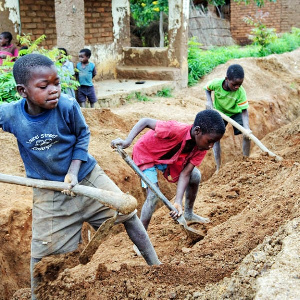 Children In Child Labour 600x600