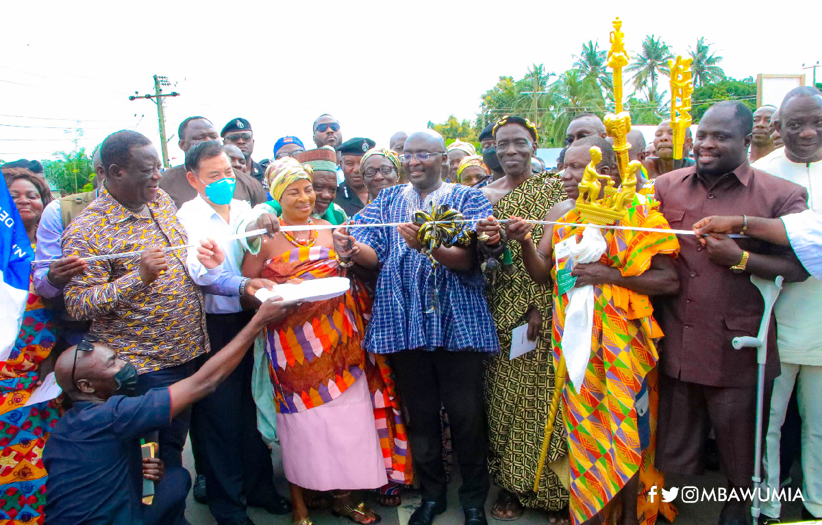 VP Bawumia (in smock) inaugurates a new road