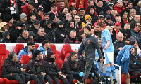 Kevin De Bruyne questions Man City's technical team why he was subbed off