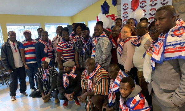 Members of the five chapter groups of NPP USA in a group photograph after the meet and greet event.