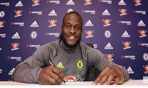 Victor Moses Signs