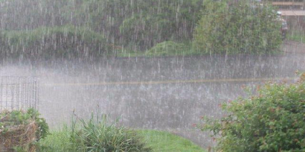 The rainstorm is expected to move westwards, resulting in cloudiness, thunderstorms or rain