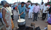 Accra mayor, Dr. Alfred Oko Vanderpuije prepares banku on campaign tour