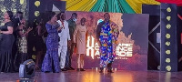 Dr. Matthew Opoku Prempeh being  honoured as the ‘Educational Icon of Ashanti’