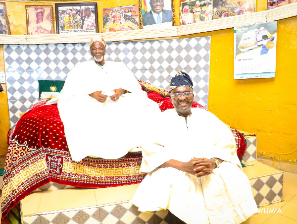 Ya-Naa and Bawumia at the Gbewa Palace