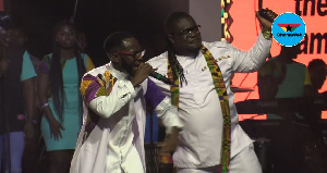 Okyeame Kwame performing with Obour at 2019 D2R