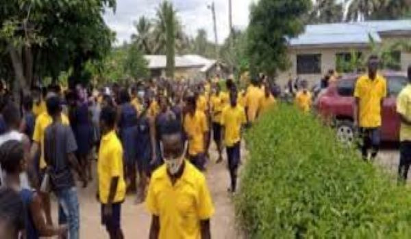 Some students of the Bright Senior High School in the Eastern Region