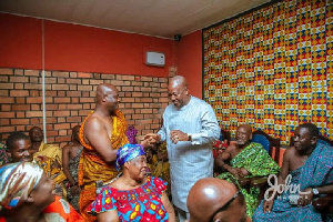 John Mahama exchanging pleasaties with Obomenghene