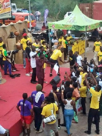 Ofori Amponsah performs at Kasapreko Alomo Sankwan Show