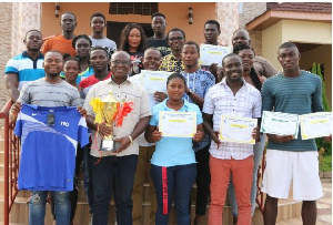 The Akosombo Hydro Spikes  in a group photo with Paul Ansah