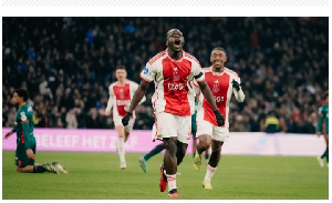 Brian Brobbey celebrates with teammates after scoring a stunning goal