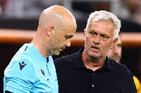 Jose Mourinho fights referee Anthony Taylor