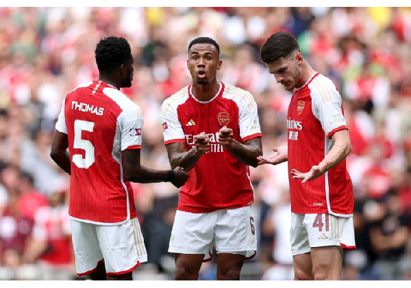 Thomas Partey with Arsenal team mates